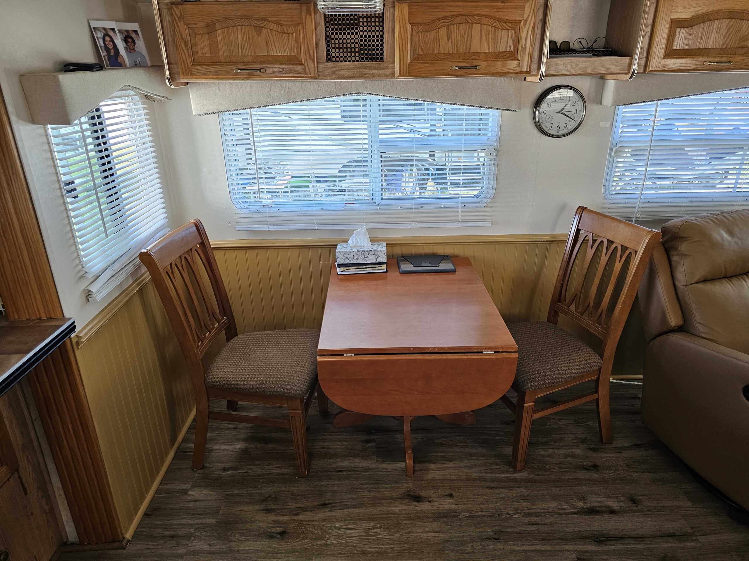 12 - Diningroom Table - 306