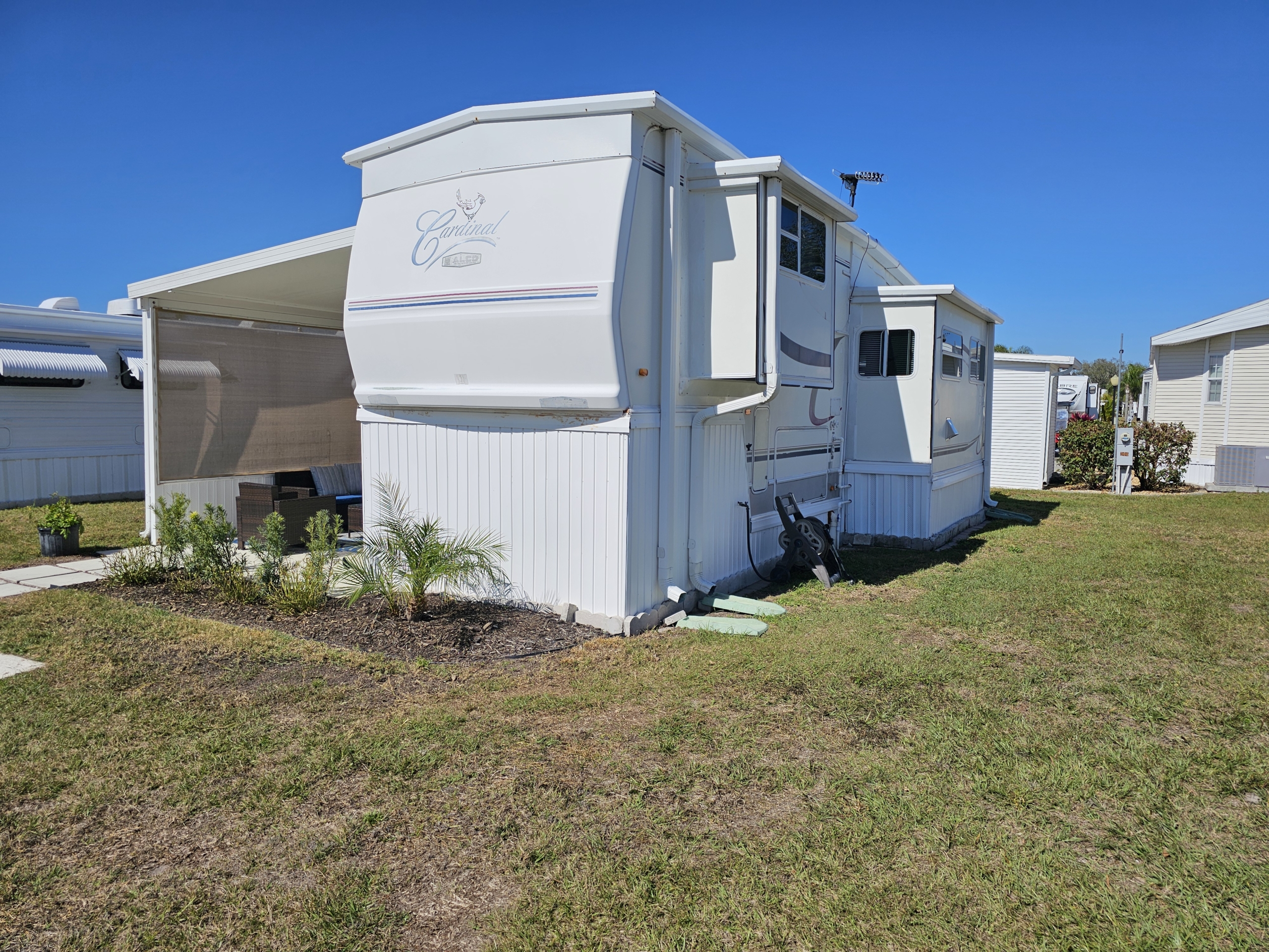 2 - Outside - Left Side - 306